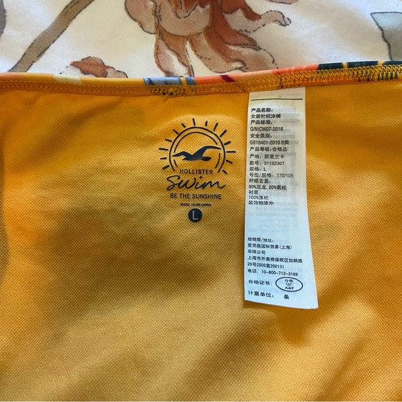 Abercrombie swim suit size XL top L bottom - Picture 2 of 4